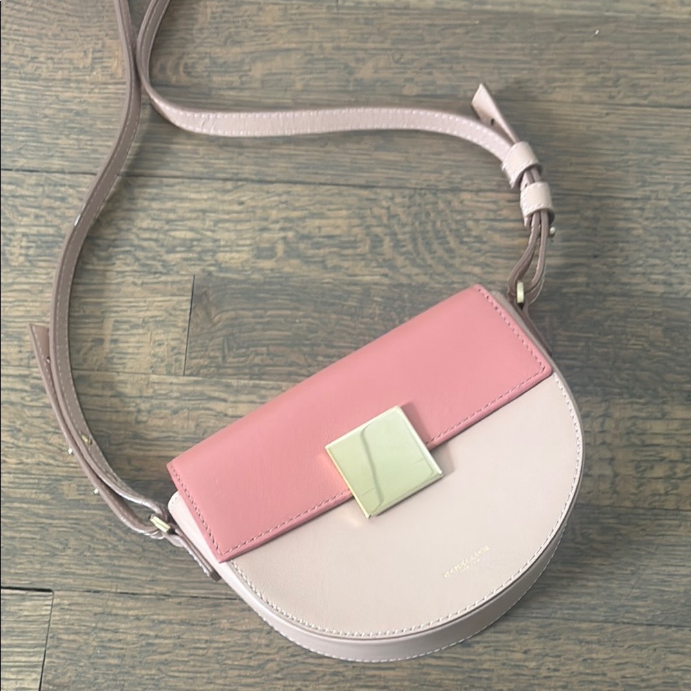 DeMellier Two Tone Pink Crossbody Bag with Modern Minimalist Design - Picture 4 of 7